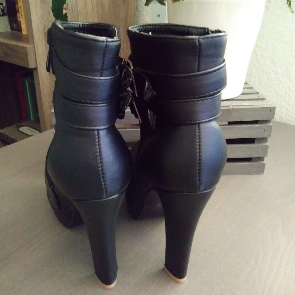 Summer Whisper Boots - Picture 3 of 5